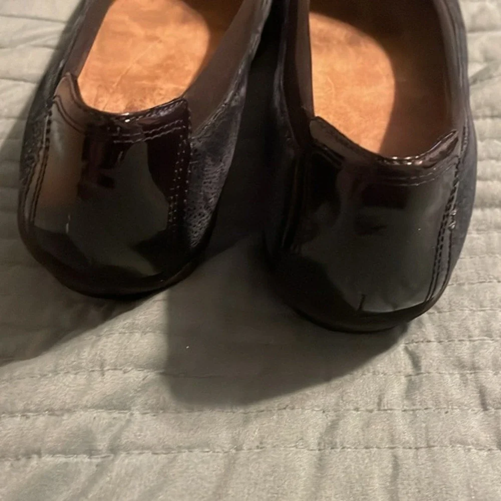 Clarks Women's Neenah Garden Ballet Flat Black and‎ Blue Size 7 Comfort Casual